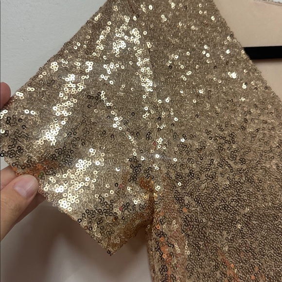 New LuLu’s Gold sequin shift dress light up the night S - Picture 4 of 7